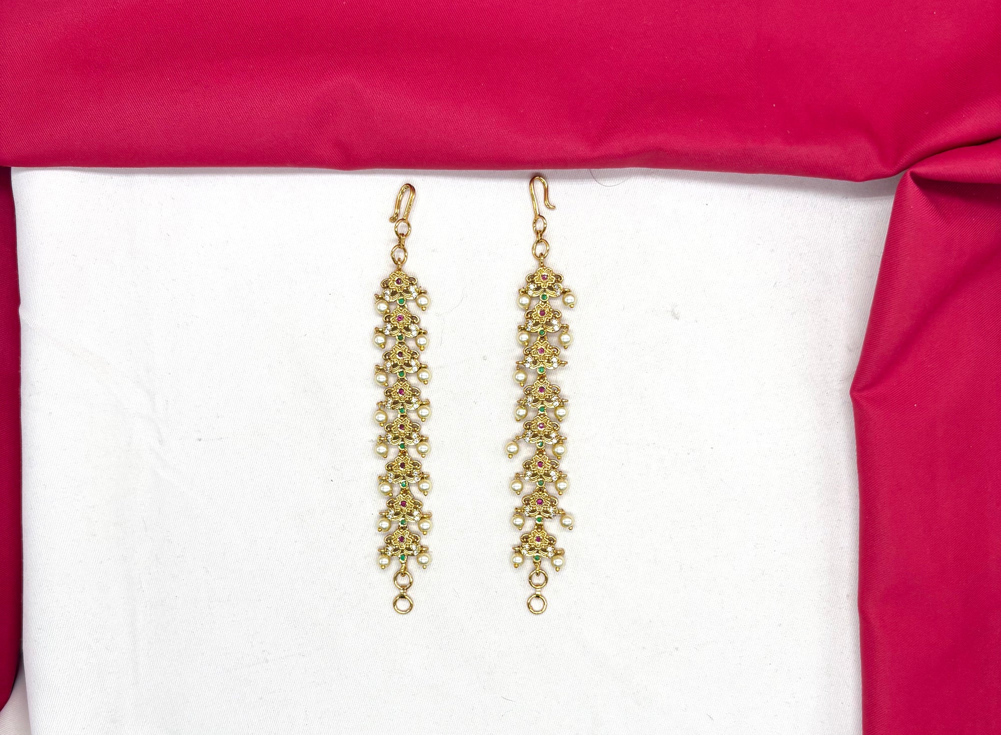 Matte finishing flower design with White pearls Matilu