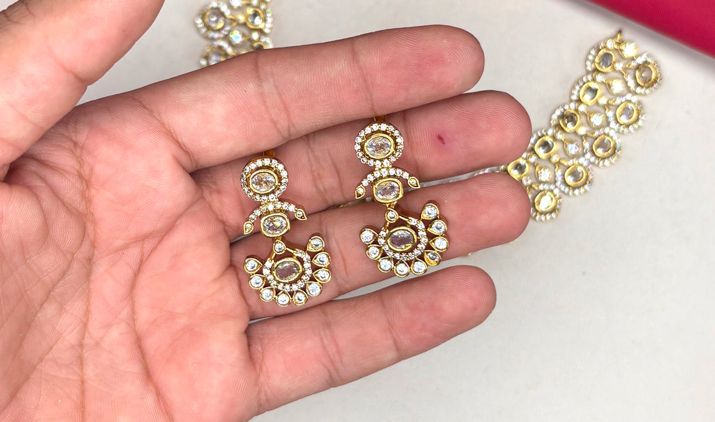 Matte finishing stones beautifully designed short Necklace