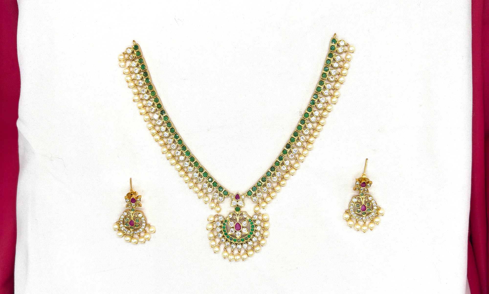 Matte finishing Green stones and  white stones with White Pearls short Necklace
