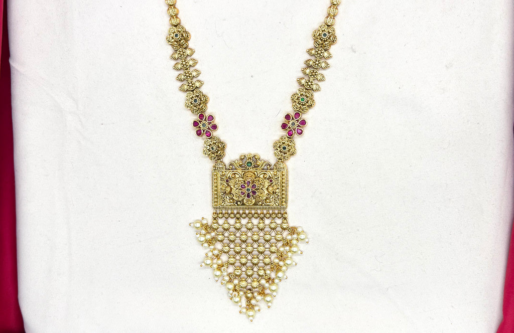 Premium Nakshi finishing floral design with with Beautifully finish white pearls Short Necklace