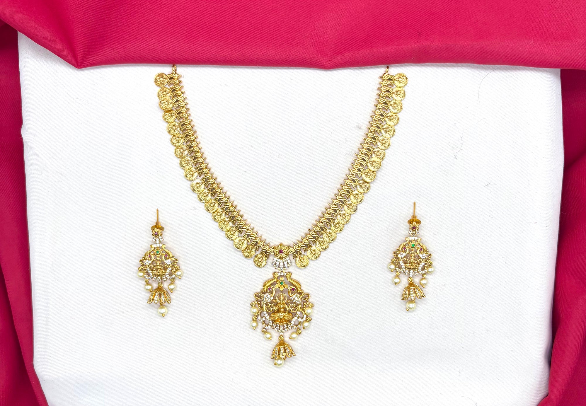 Matte finishing Lord Lakshmi pendant with kasulu Short Necklace