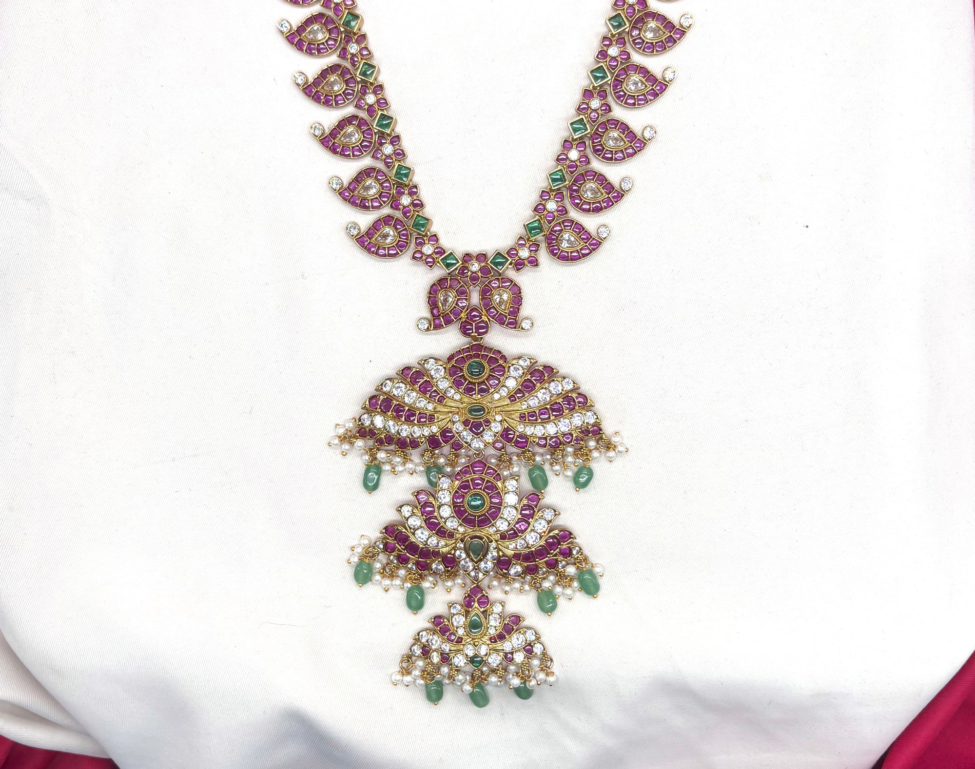 Premium Beautifully designed Jadau kundan with Green beads Necklace