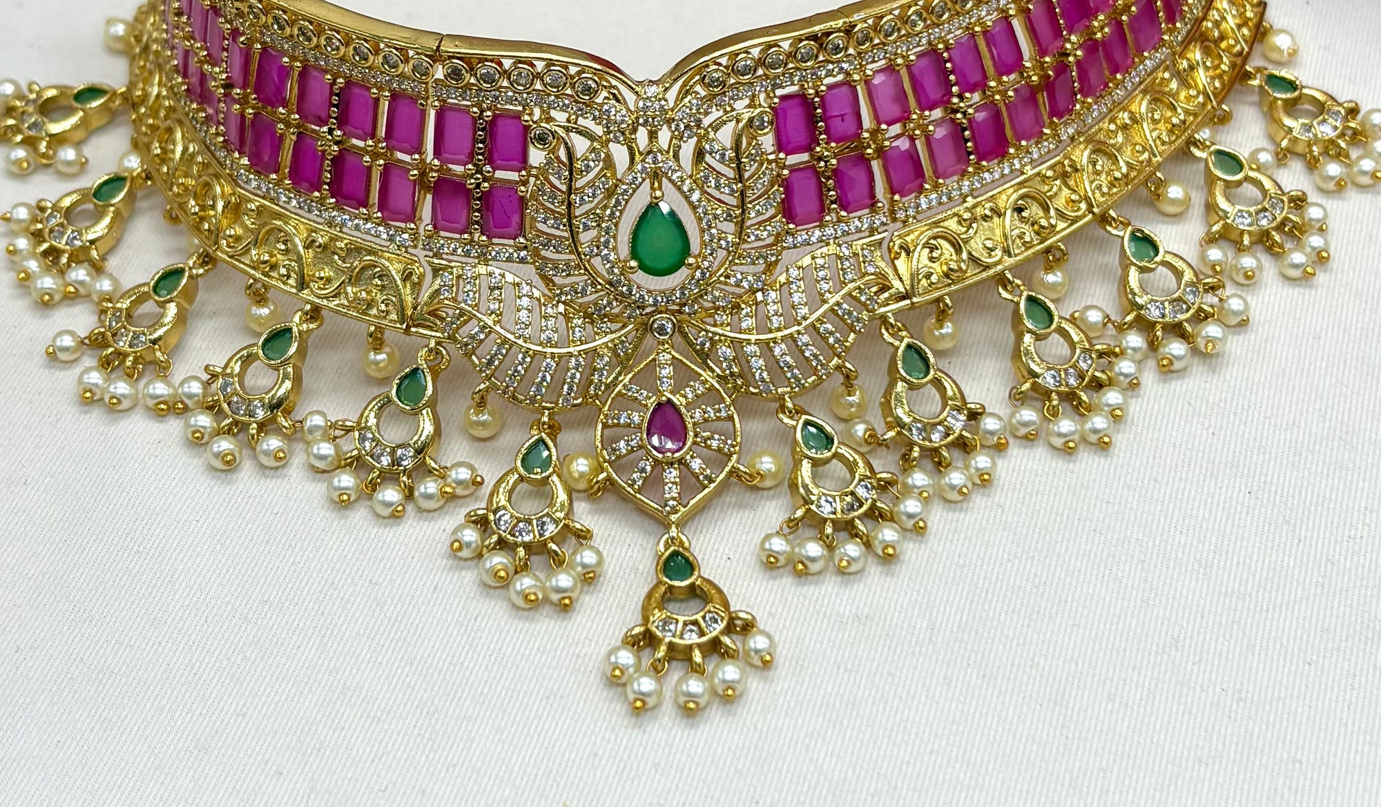 Matte finishing pink stones beautiful design with pearls Choker
