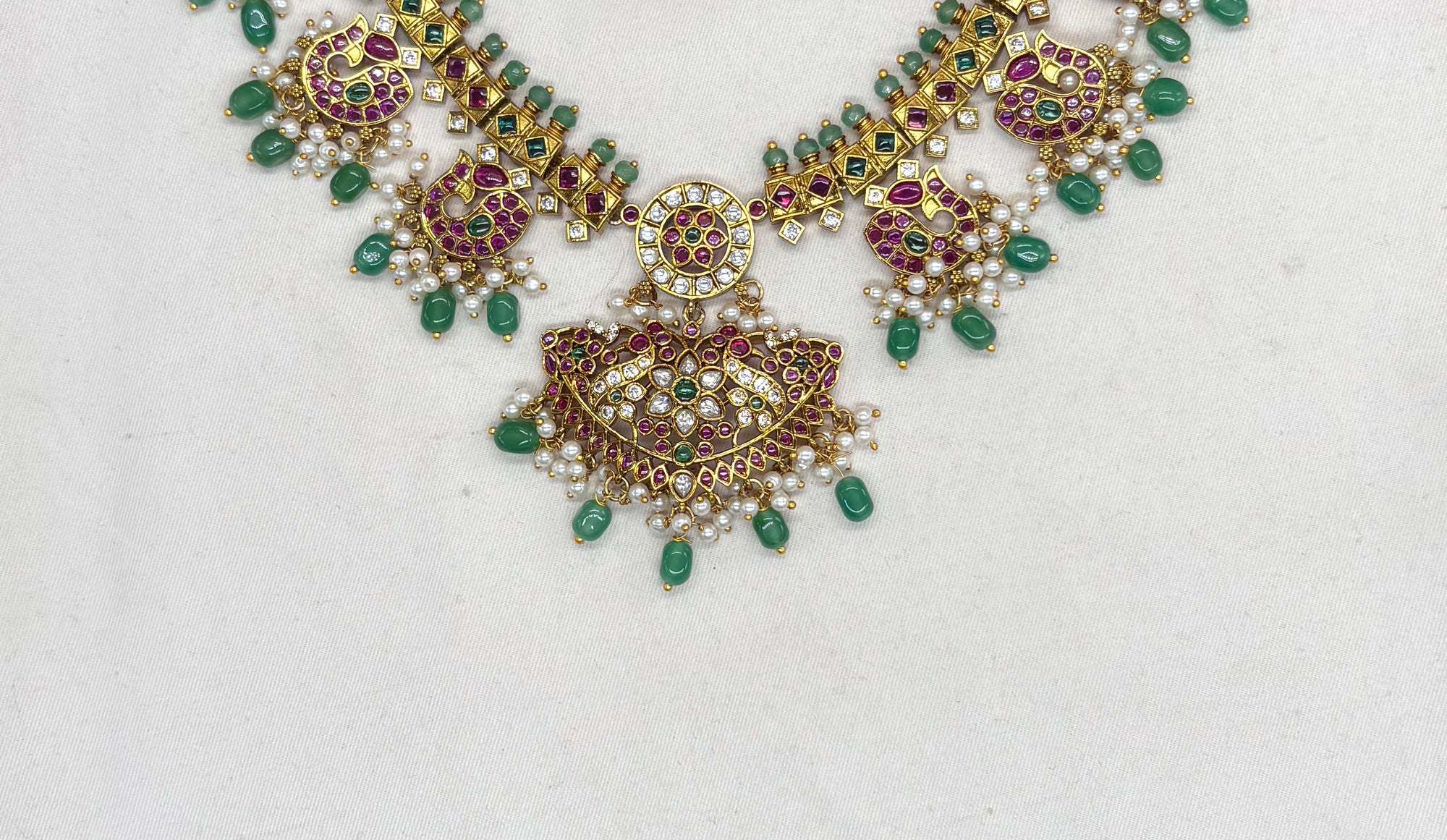 Jadau Kundan Guttapusalu with Green Beads peacock-design  Short Necklace