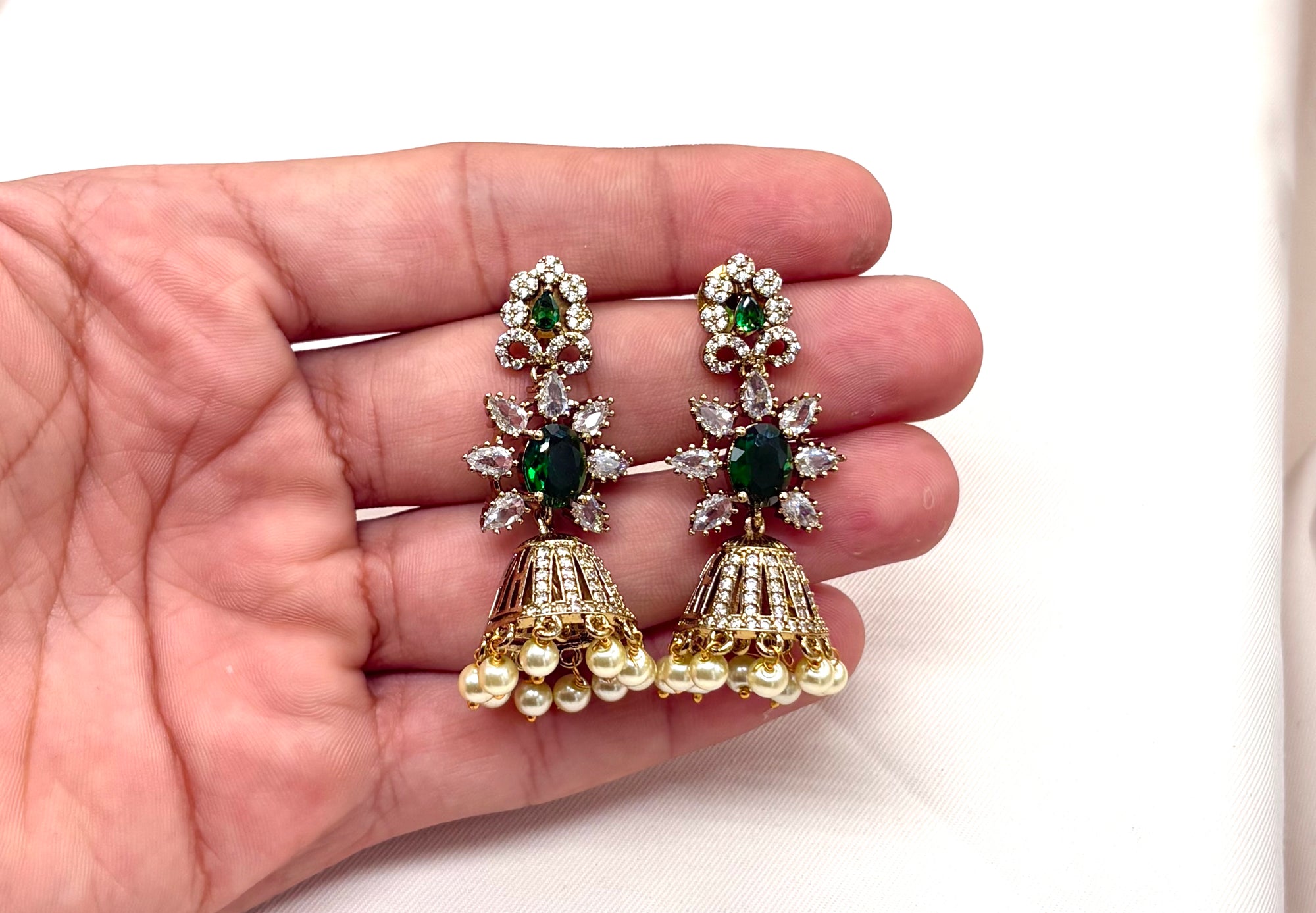 Victorian Kanti with Green stone Short necklace