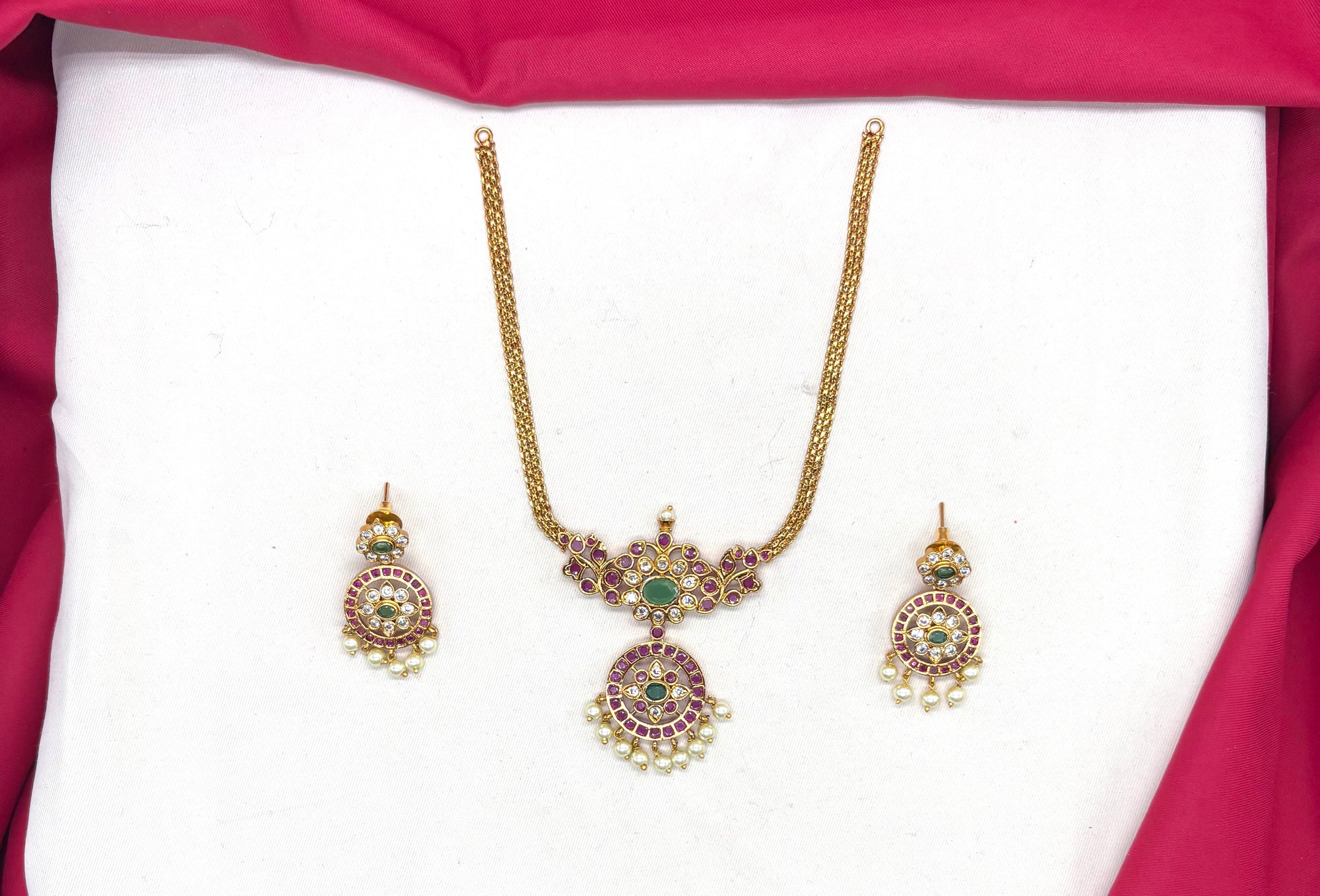 Matte finishing pink stones with danling white pearls short Necklace