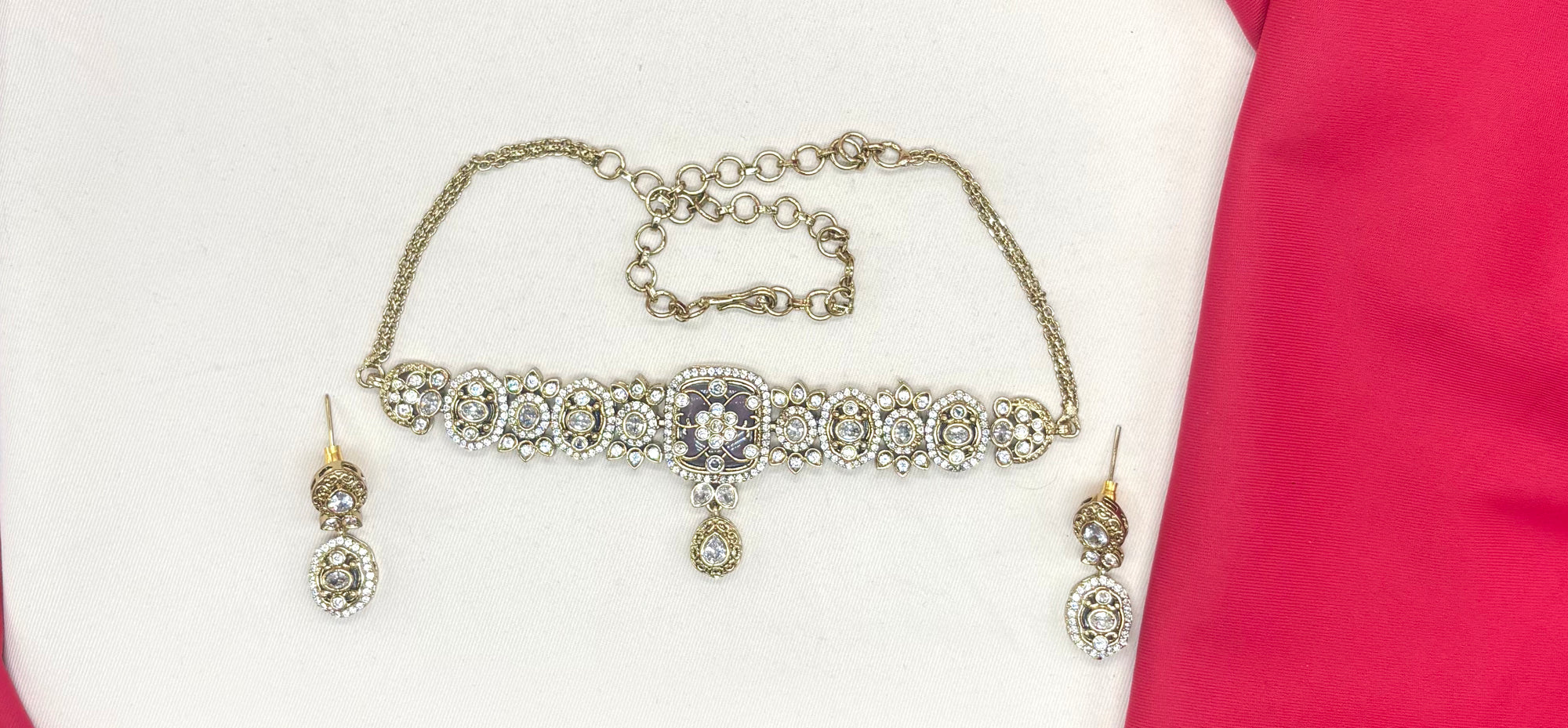 Victorian Floral design Purple stone Choker