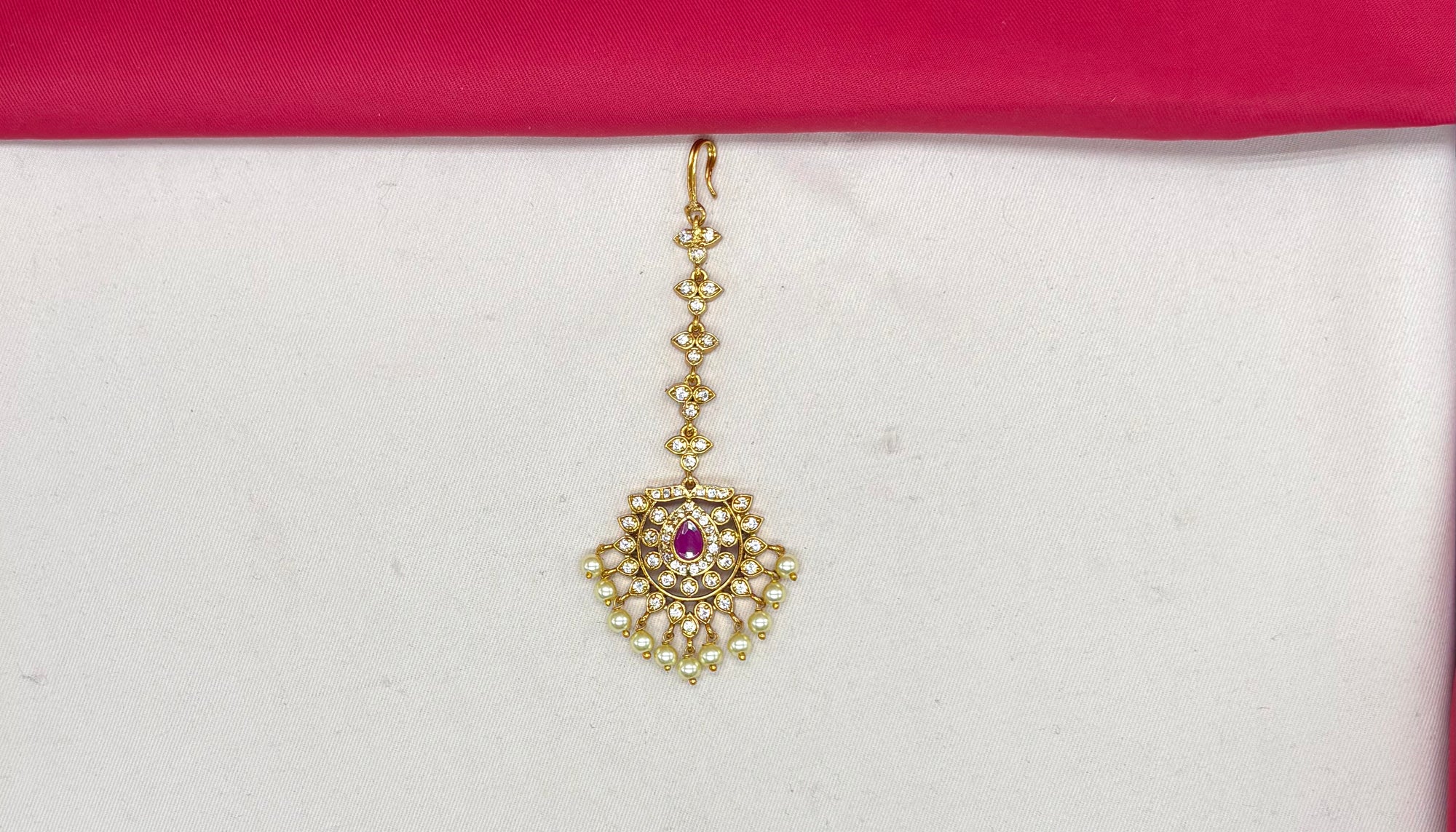 Matte finishing pink stones with white pearls Maang tikka