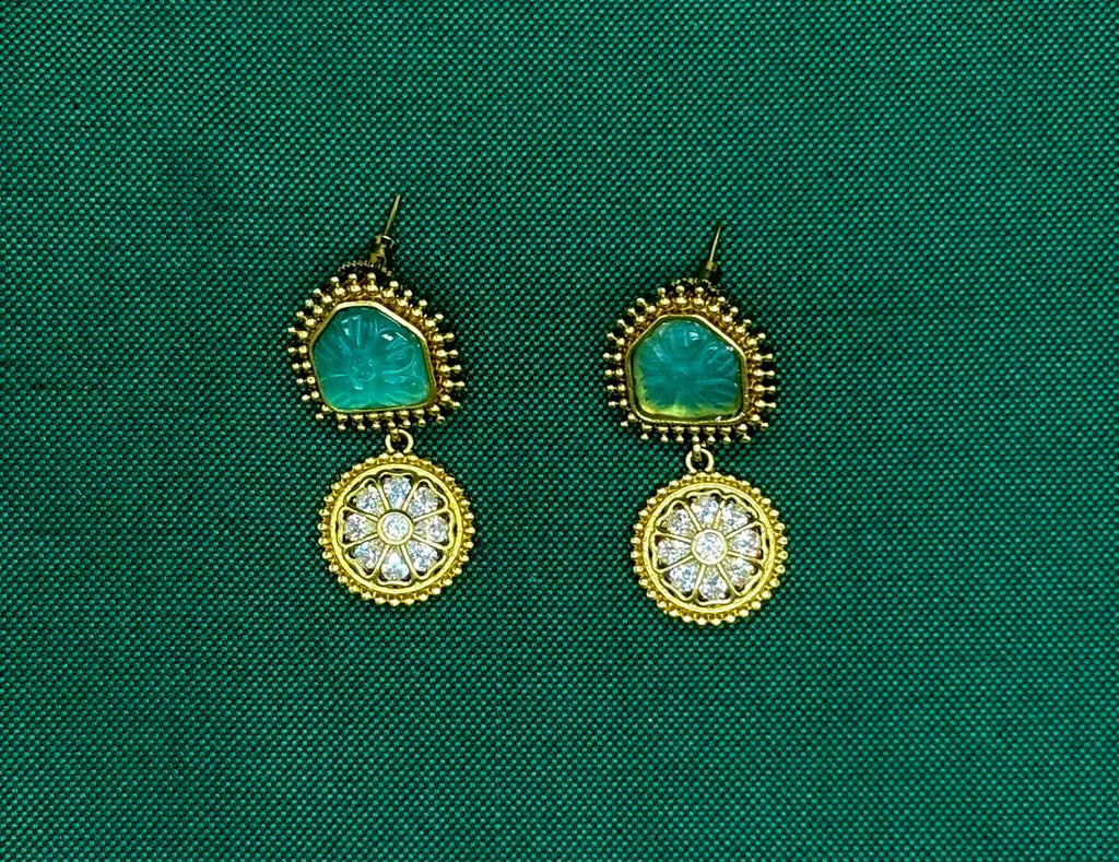 Gold Short Kanti Necklace