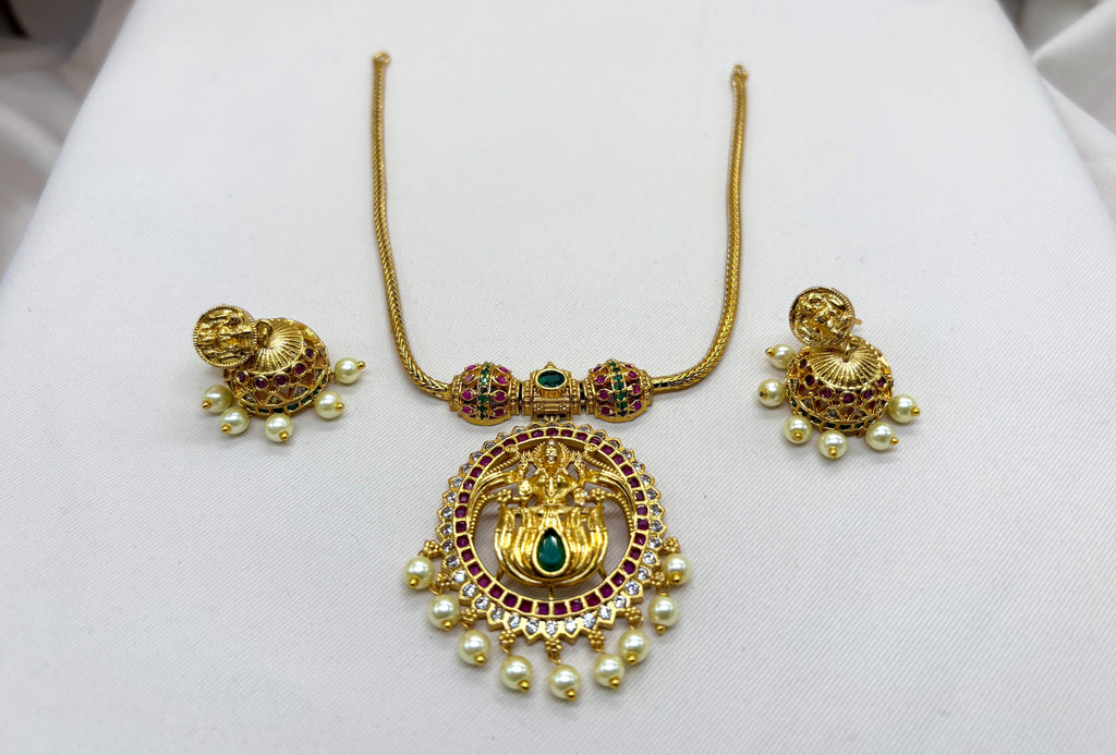 Short Gold Necklace