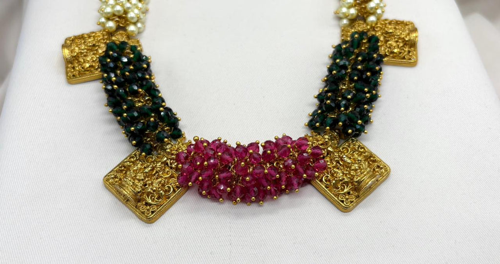 Hand-made Short Necklace