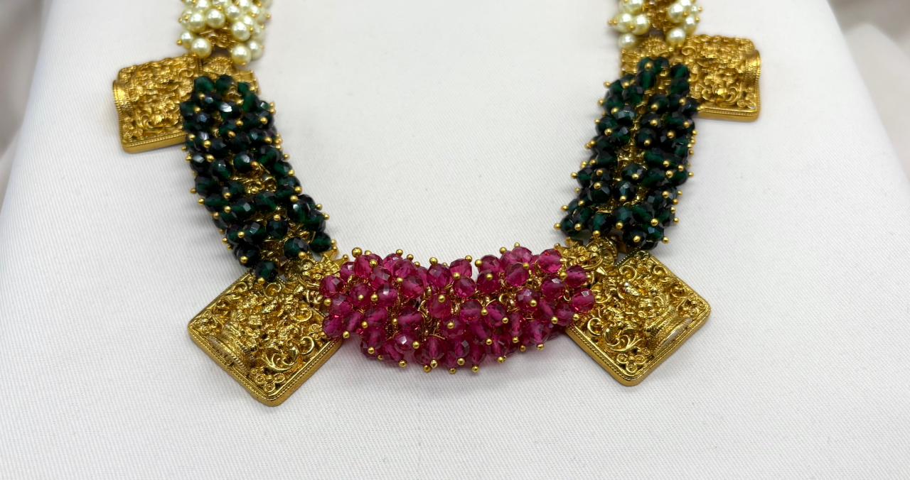 Hand-made Short Necklace