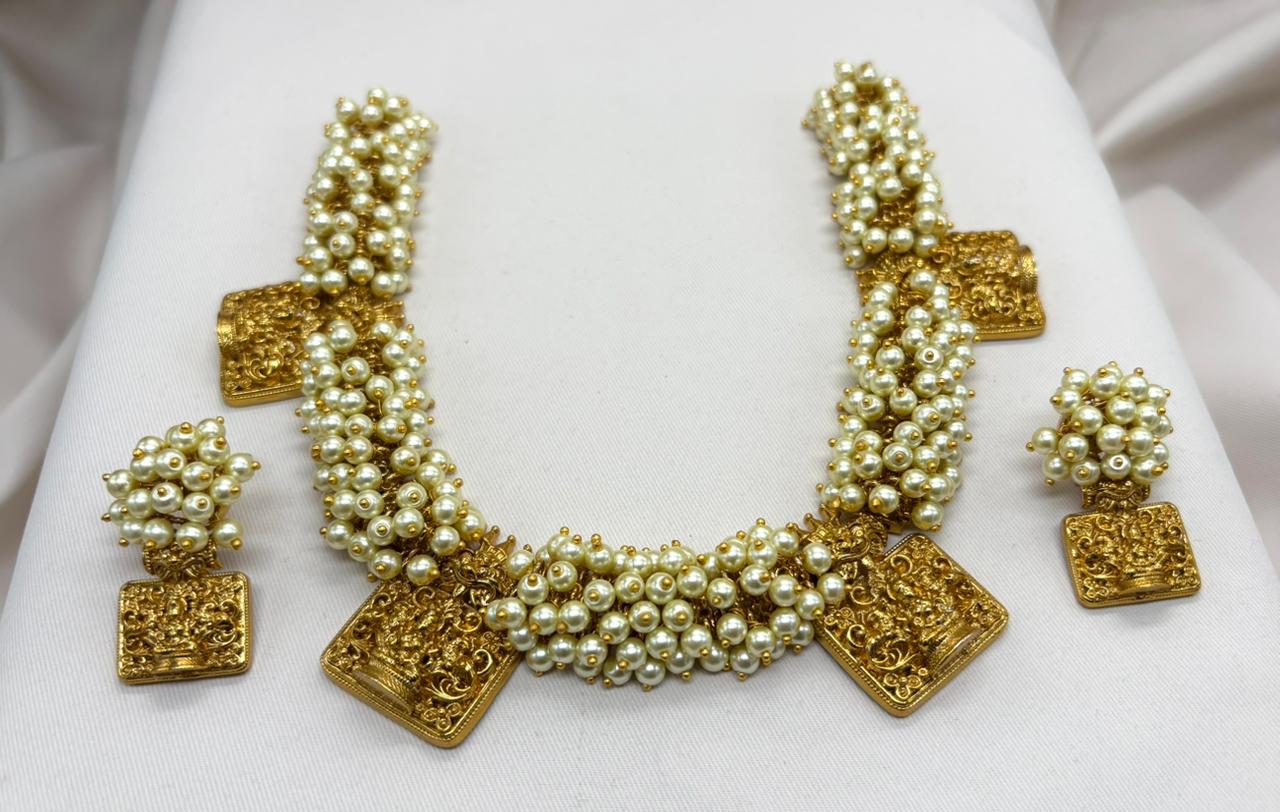 Hand-made Short Necklace