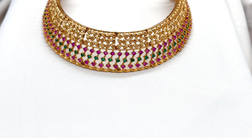 Matte finishing Choker