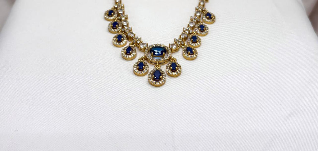 Matte finishing Short Necklace