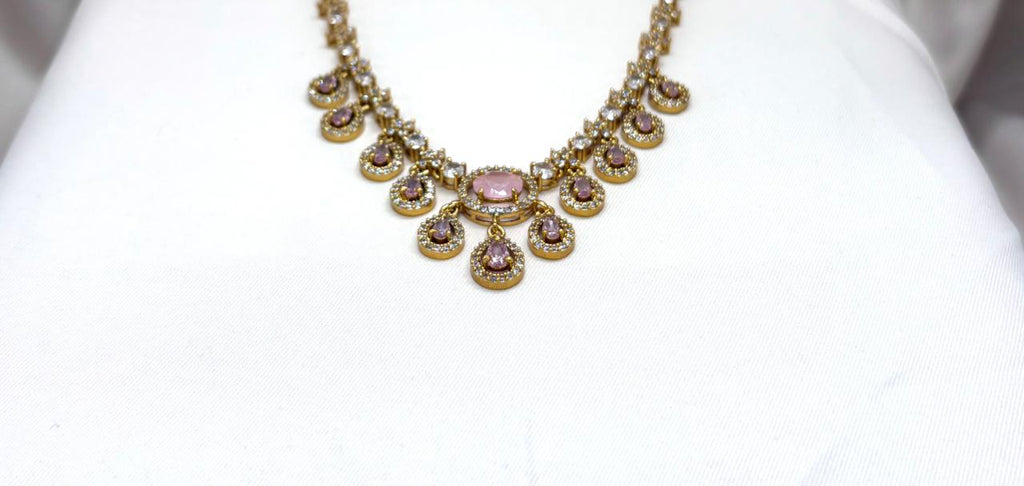 Matte finishing Short Necklace