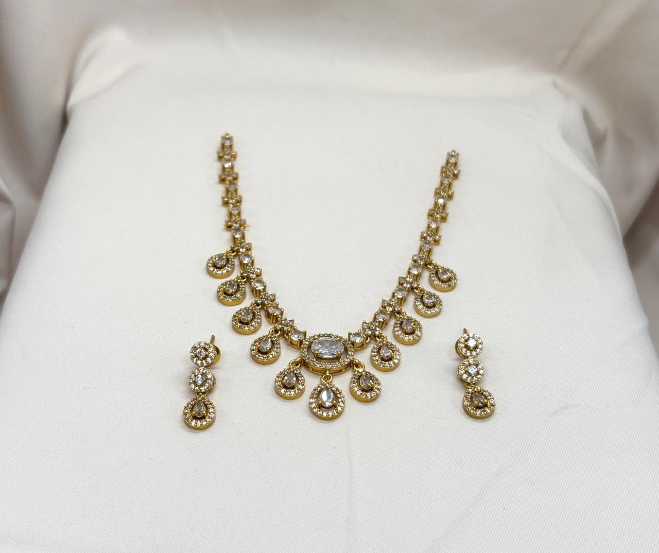 Matte finishing Short Necklace