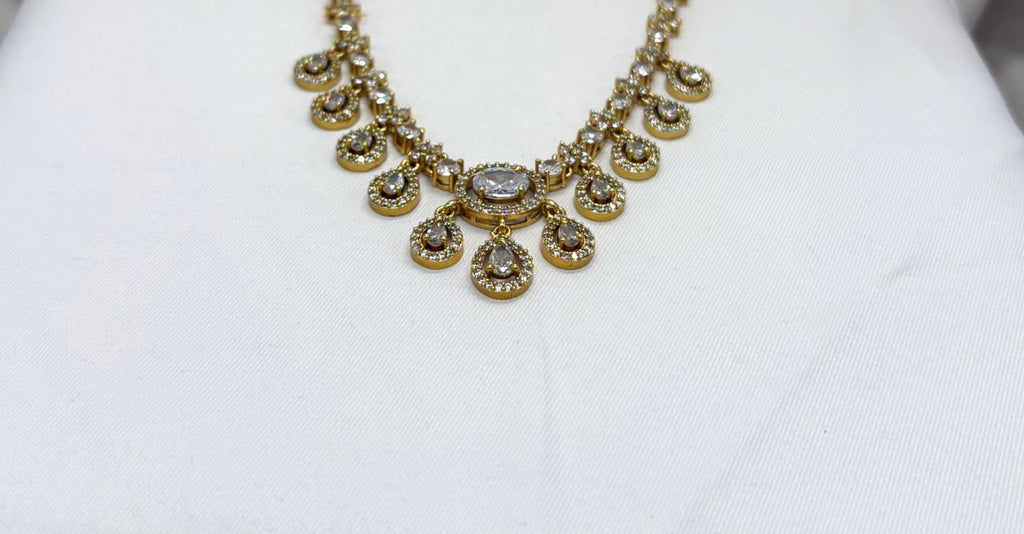 Matte finishing Short Necklace