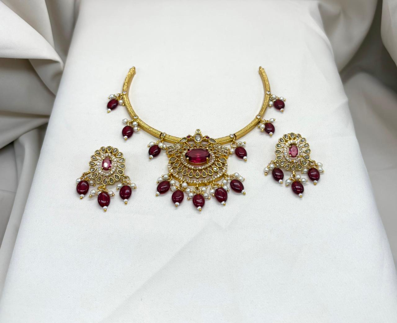 Matte Kanti Short Necklace