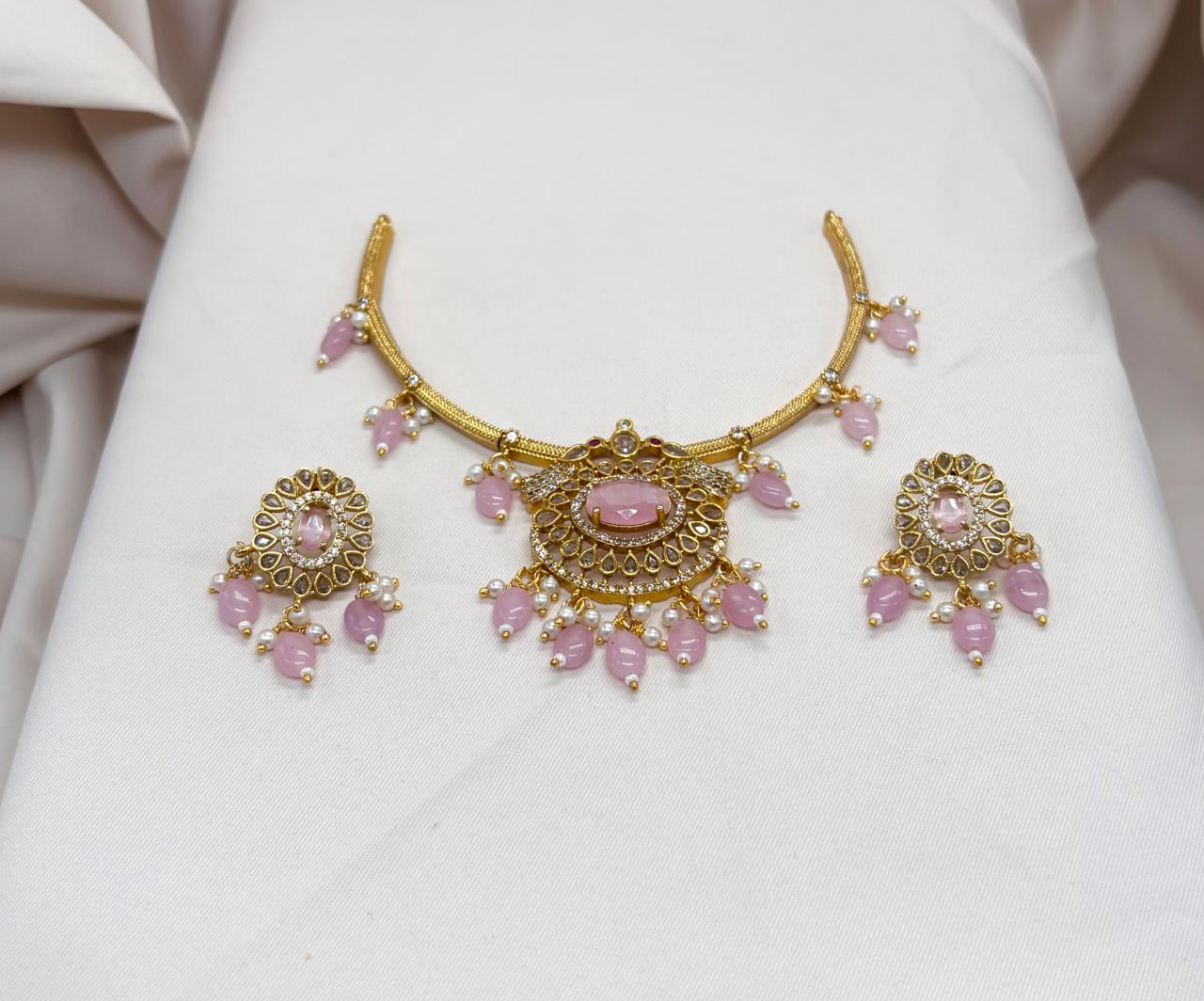 Matte Kanti Short Necklace