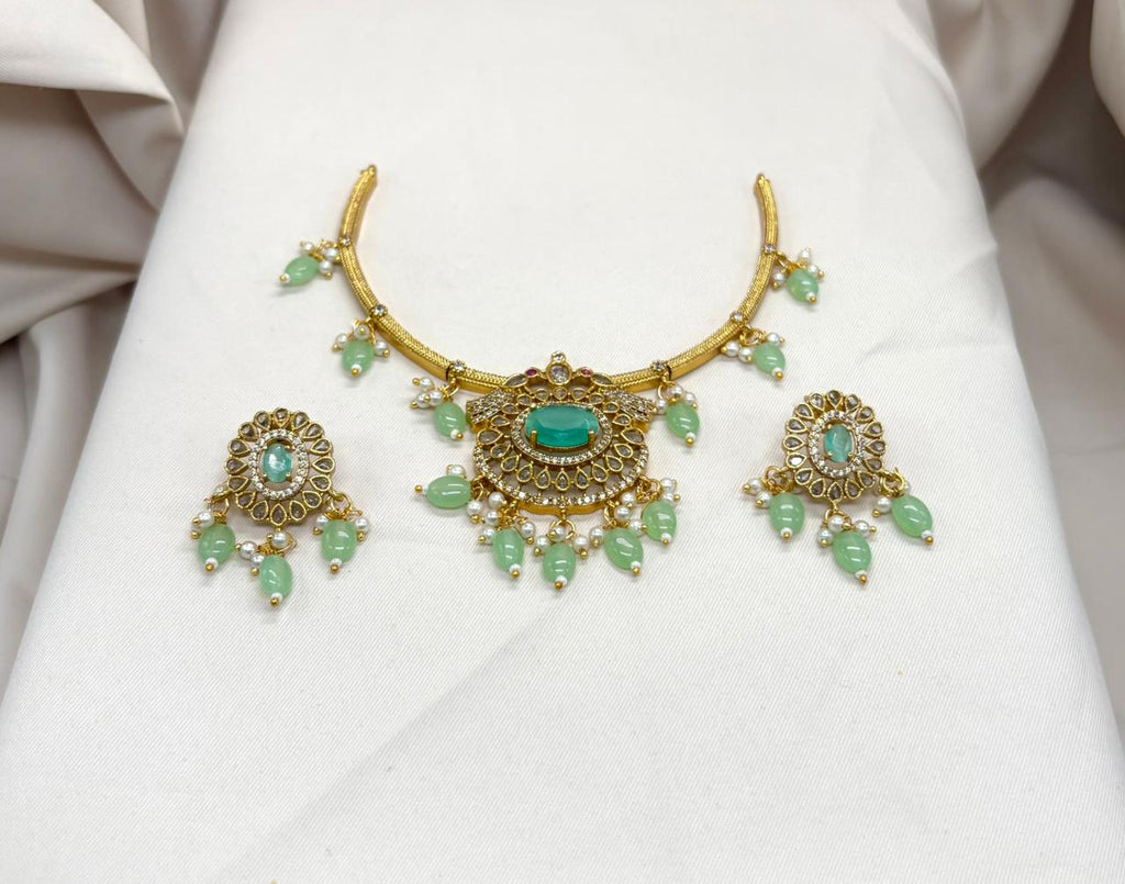 Matte Kanti Short Necklace