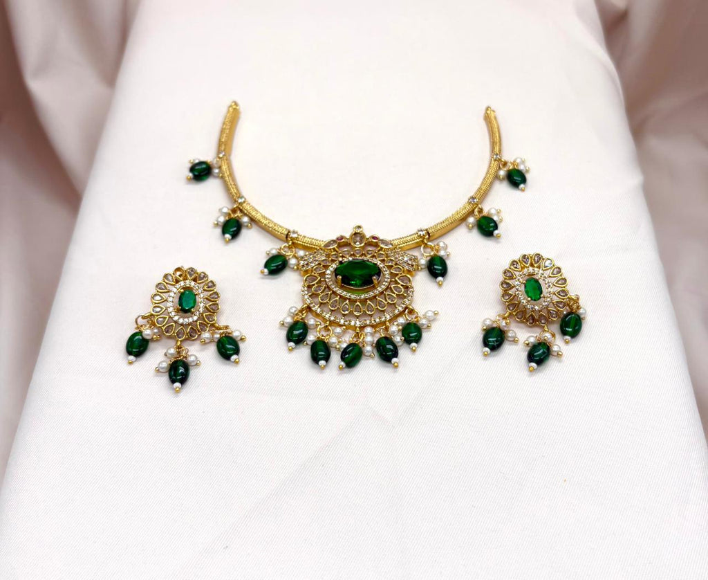 Matte Kanti Short Necklace