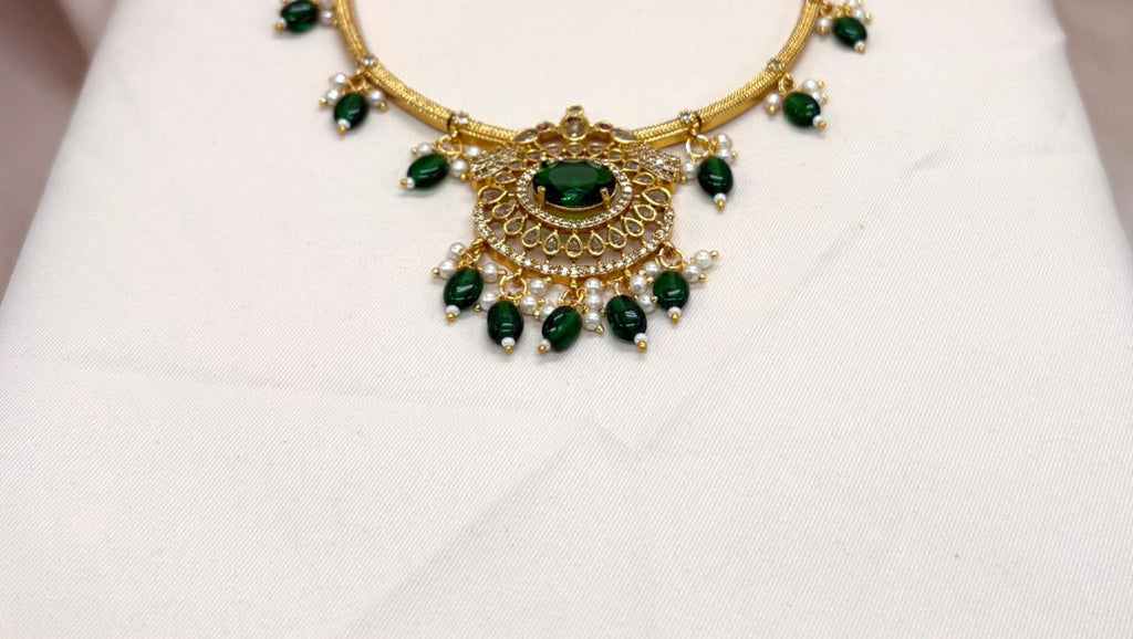 Matte Kanti Short Necklace