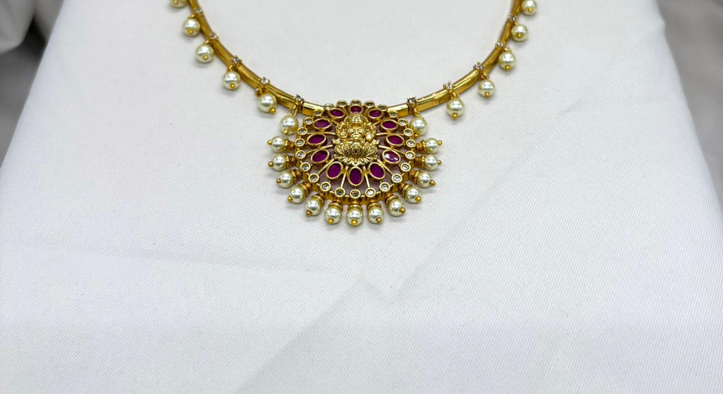 Gold Kanti Short Necklace
