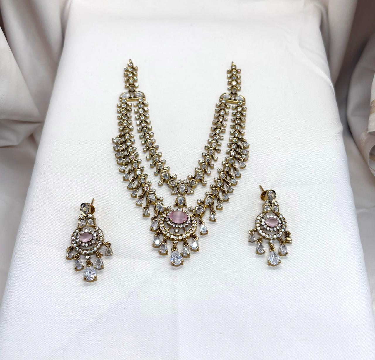 Victorian Two steps Short Necklace