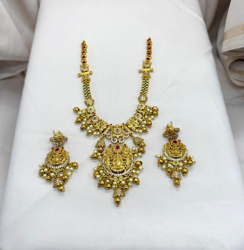 Gold short Necklace