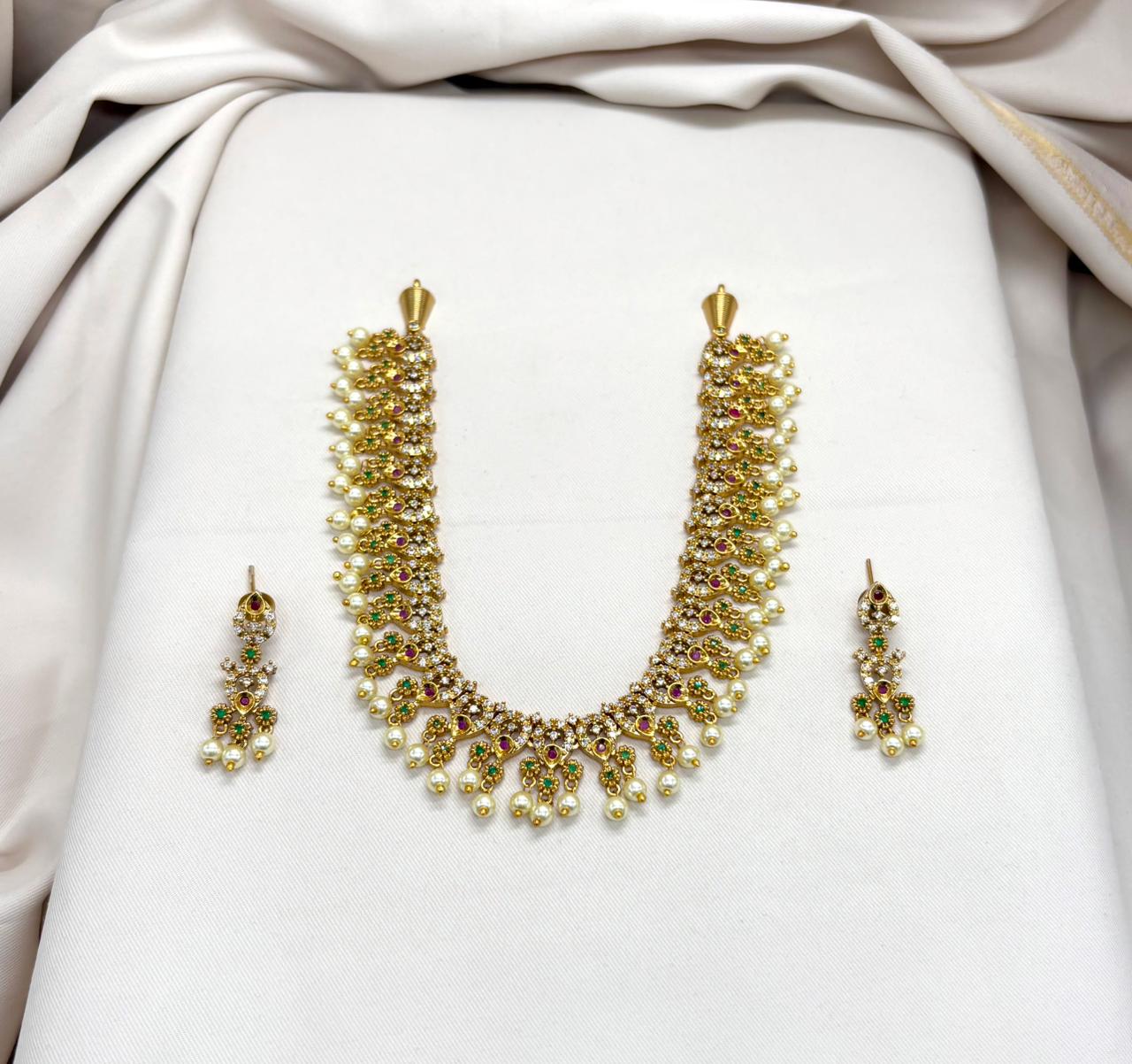 Matte finishing Short Necklace