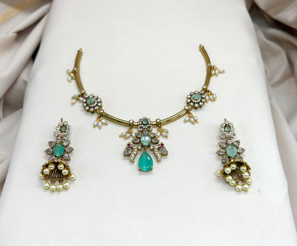 Victorian Sea Green stone Short Necklace