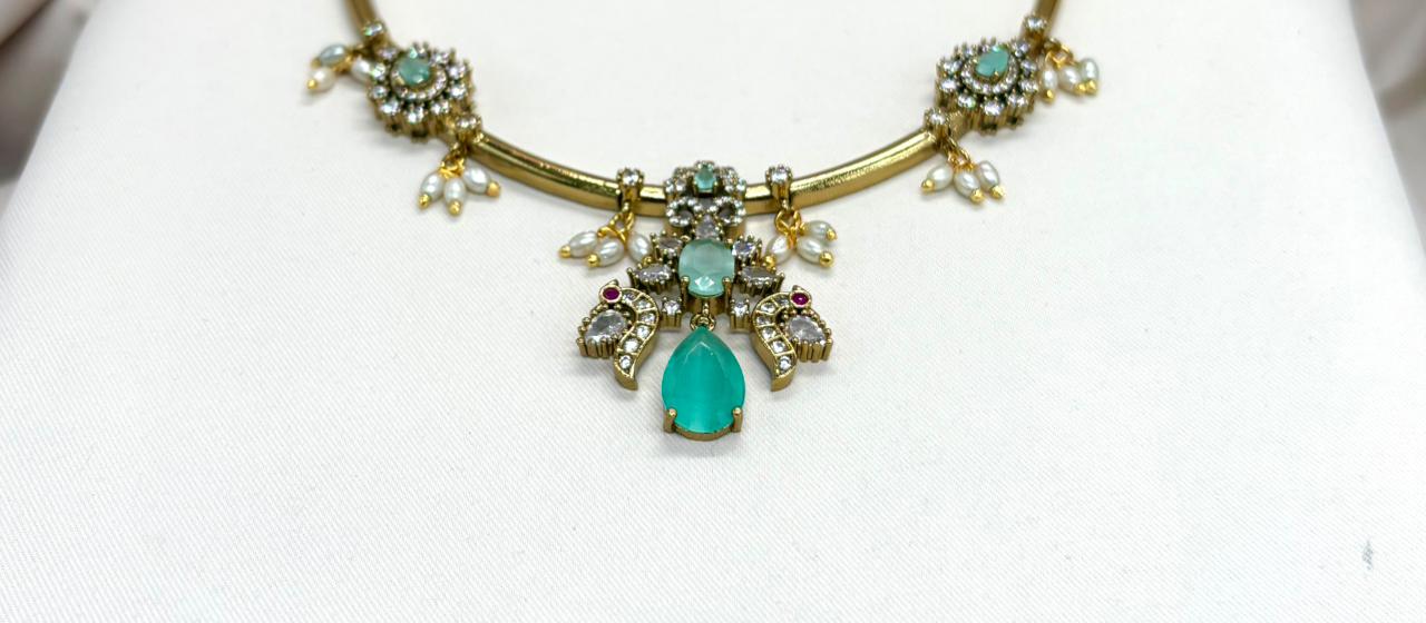 Victorian Sea Green stone Short Necklace