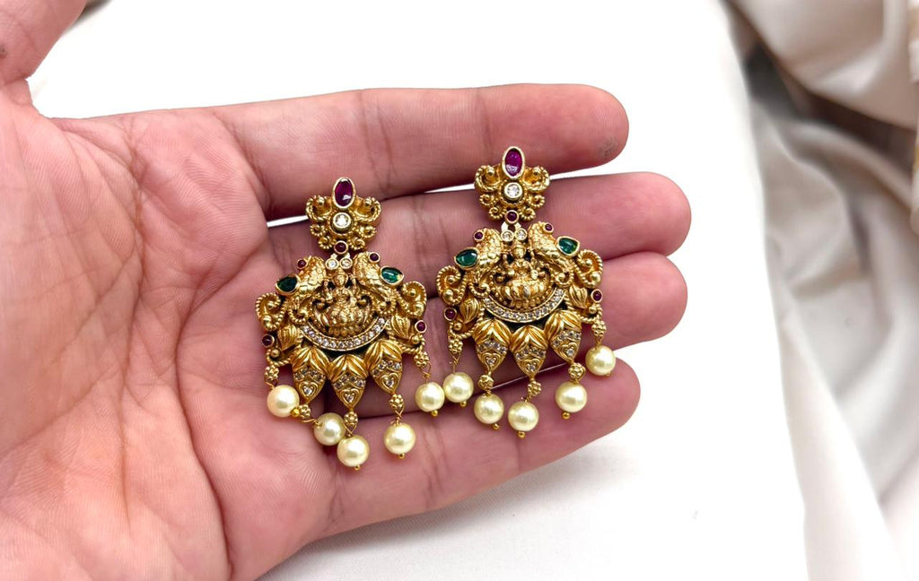 Short Gold Necklace