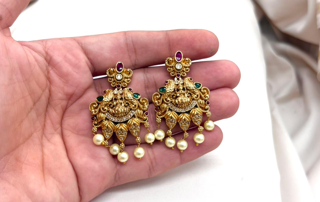 Short Gold Necklace