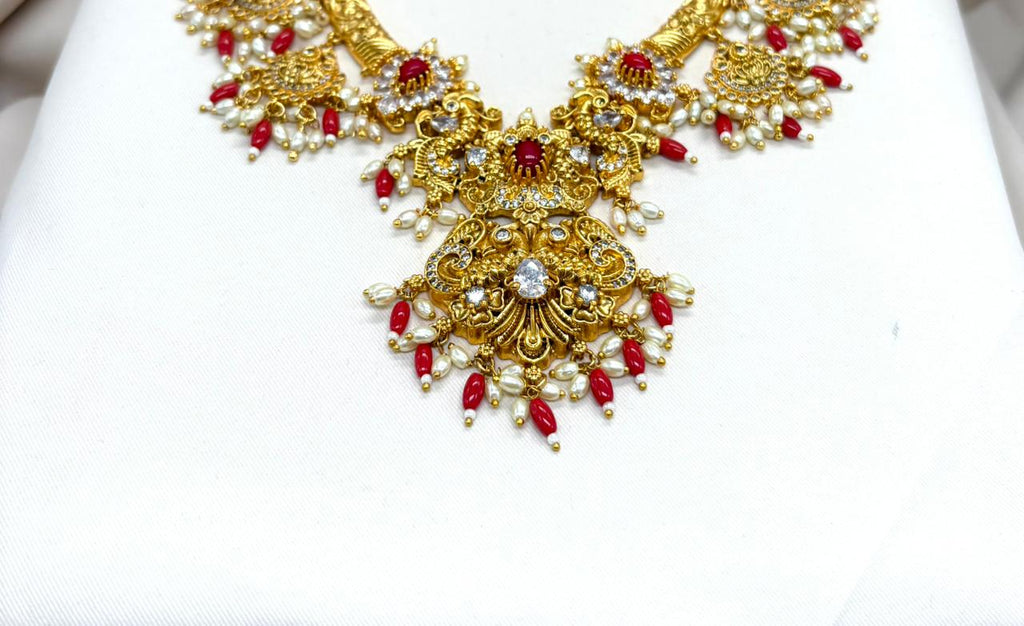 Matte finishing Short Necklace