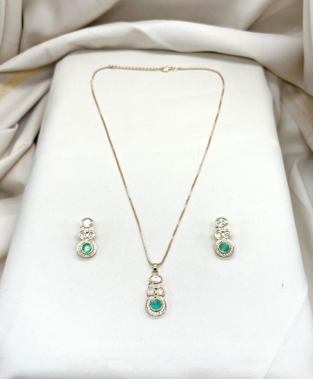 Polki moissanite stone chain with locket