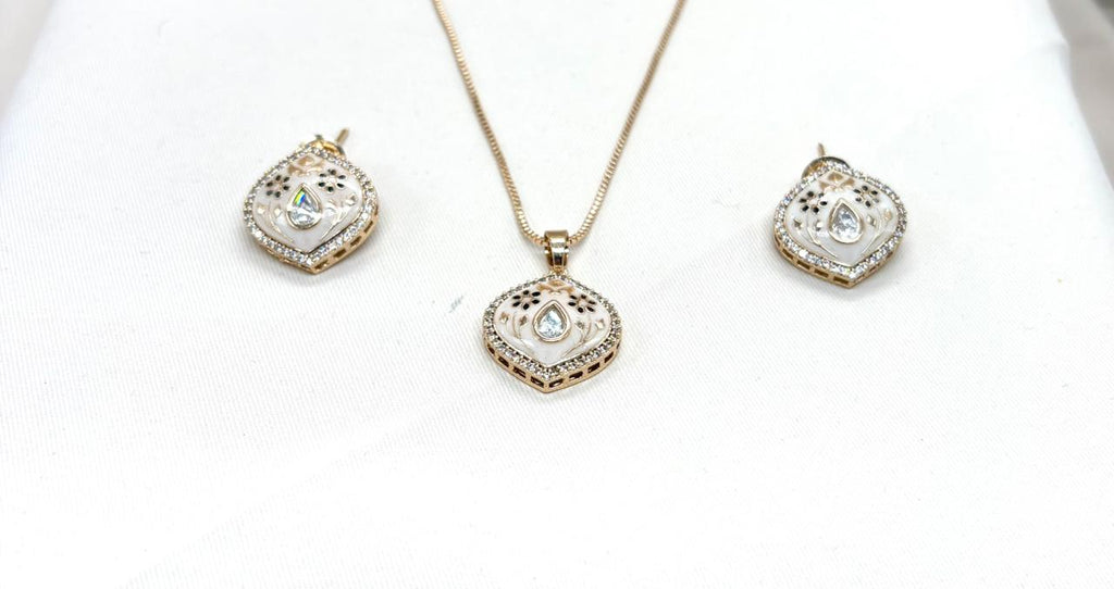 Polki moissanite stone chain with locket heart shape