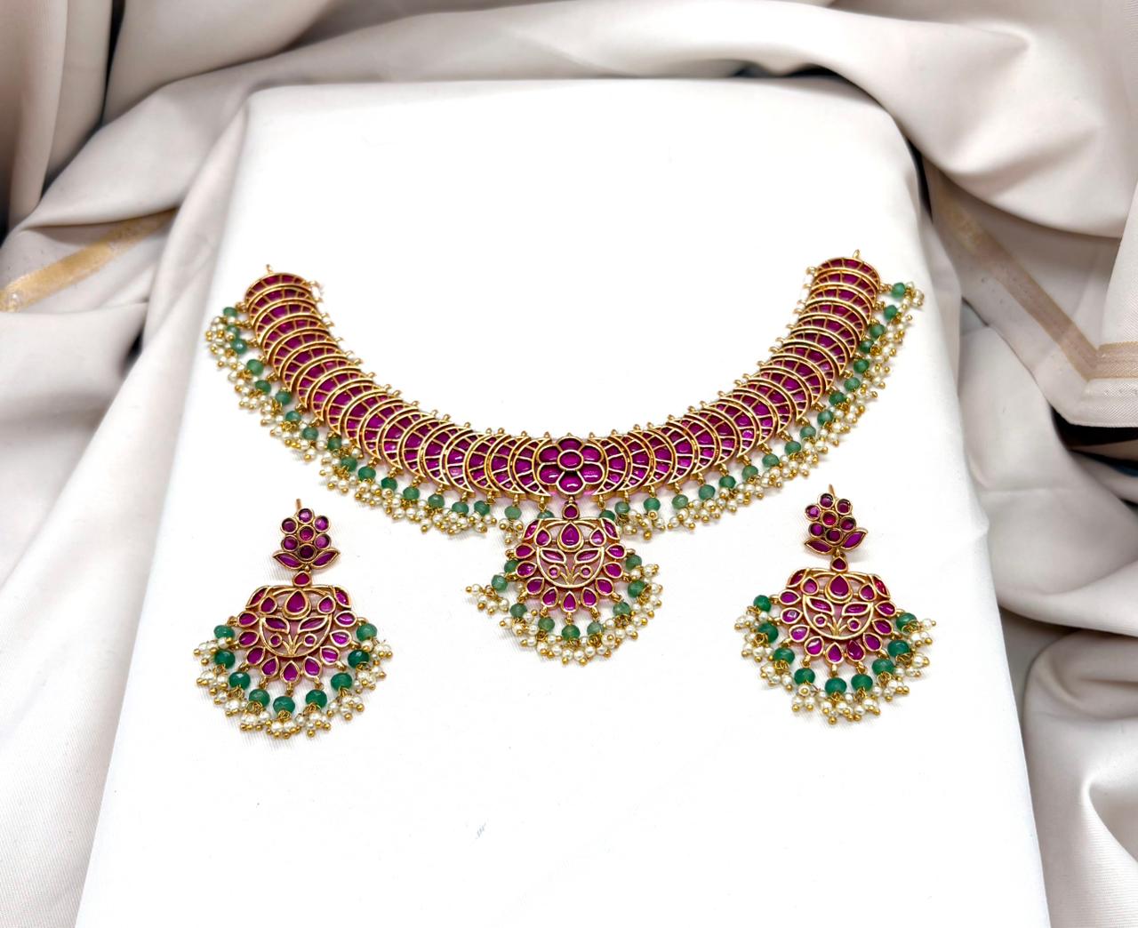 Jadau kundan Onyx Beads Short Necklace