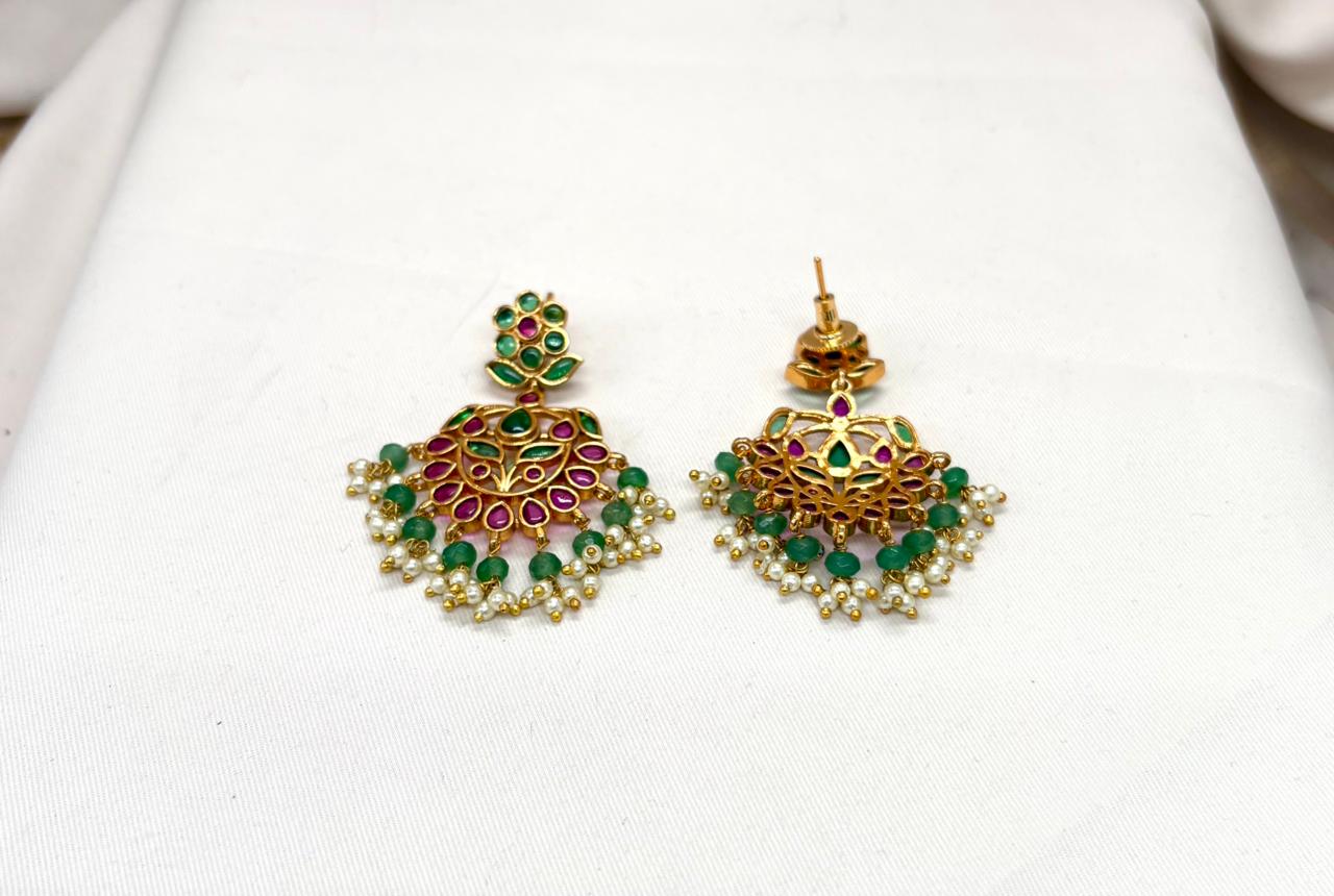 Jadau kundan green Onyx Beads Short Necklace