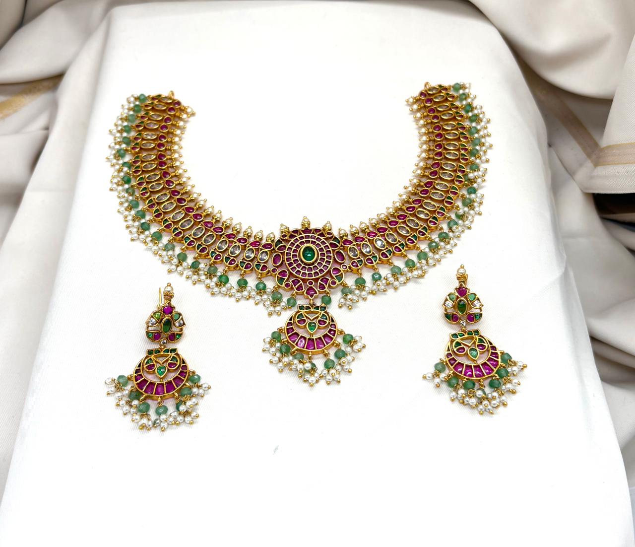 Jadau kundan Onyx Beads Short Necklace