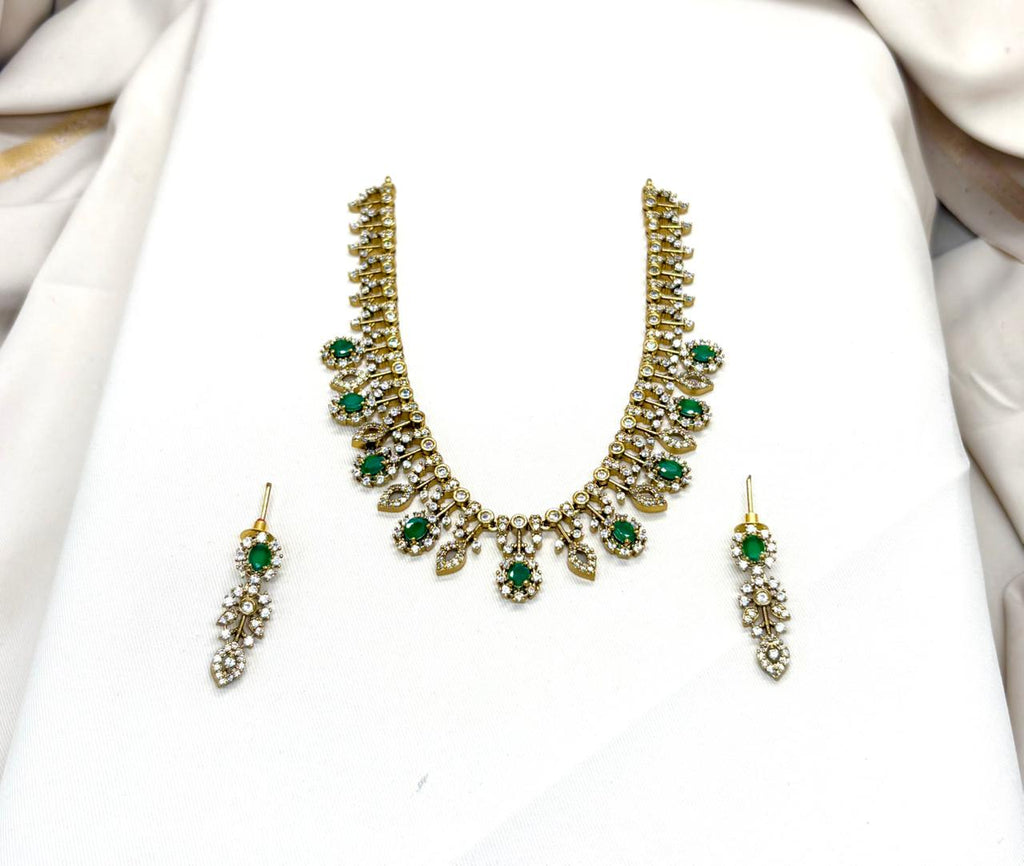 Victorian Green Short Necklace