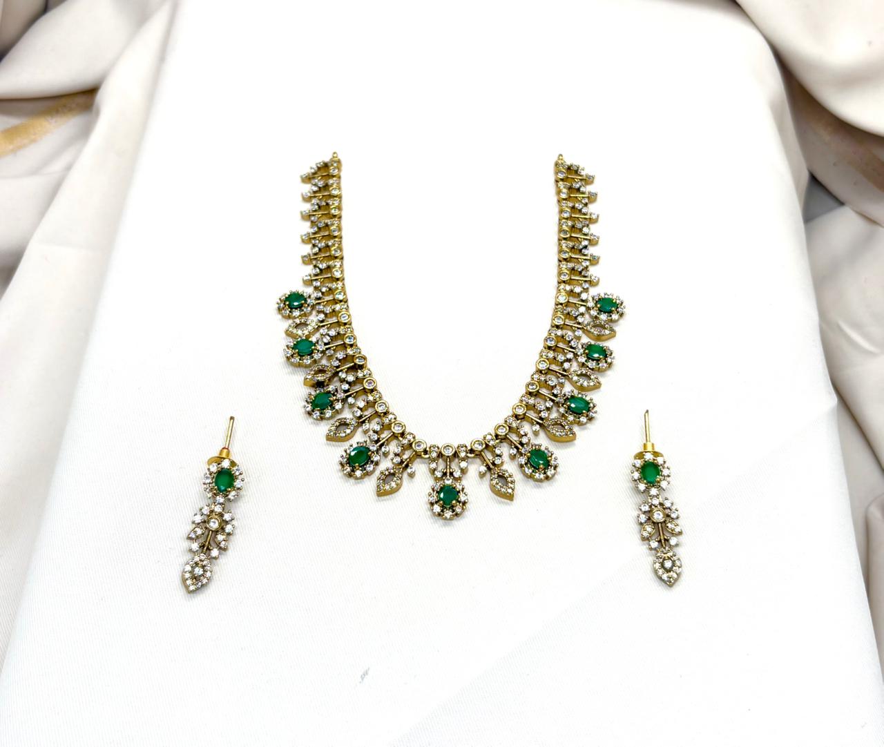 Victorian Green Short Necklace