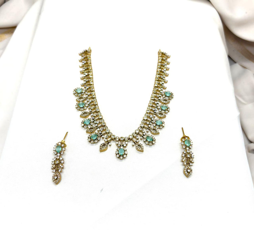 Victorian Mint-Green Short Necklace