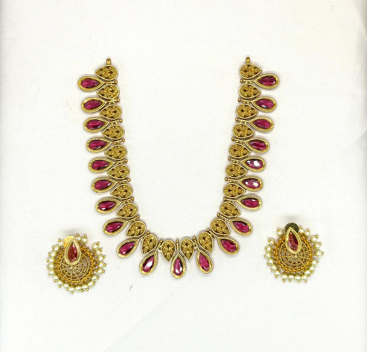 Matte finishing Red Leaf Designed Short Necklace