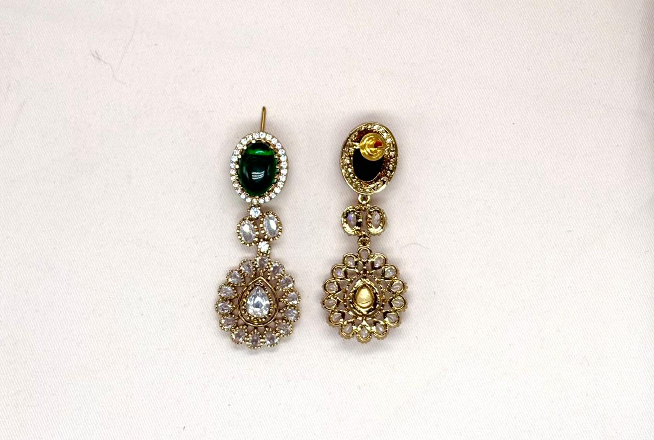 Victorian Green Mossnite stone's short Neckalce