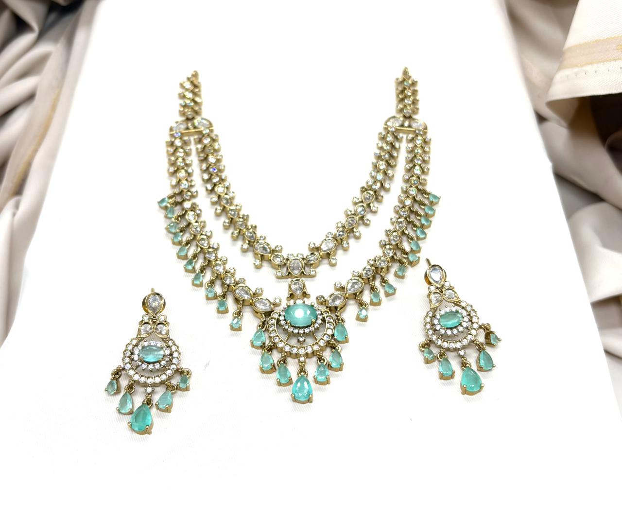 Victorian Two steps Short Necklace