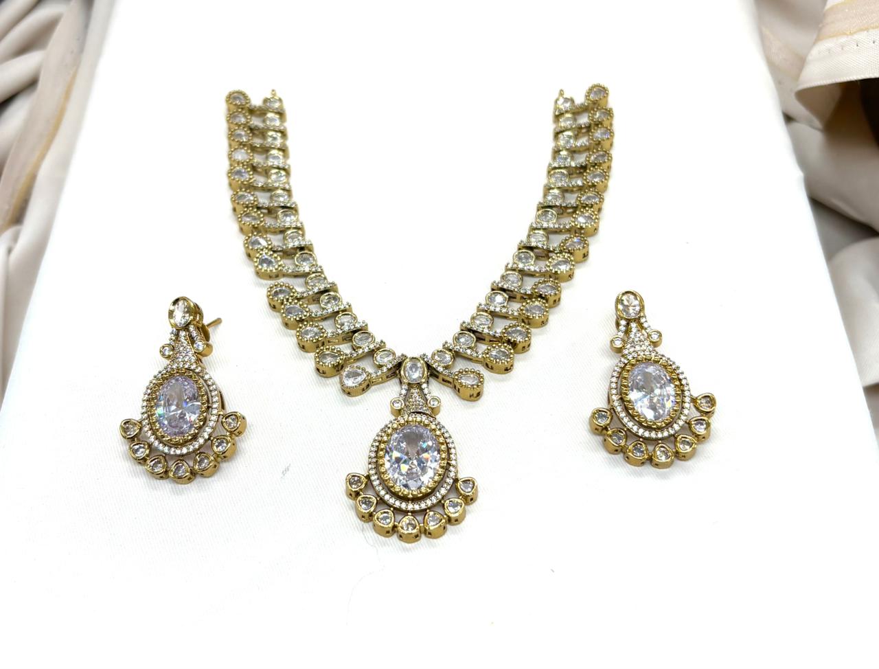 White Victorian Short Necklace