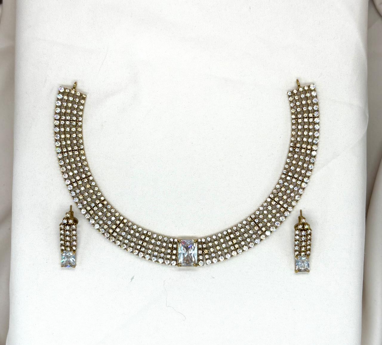 Victorian finishing Kanti with White Stone