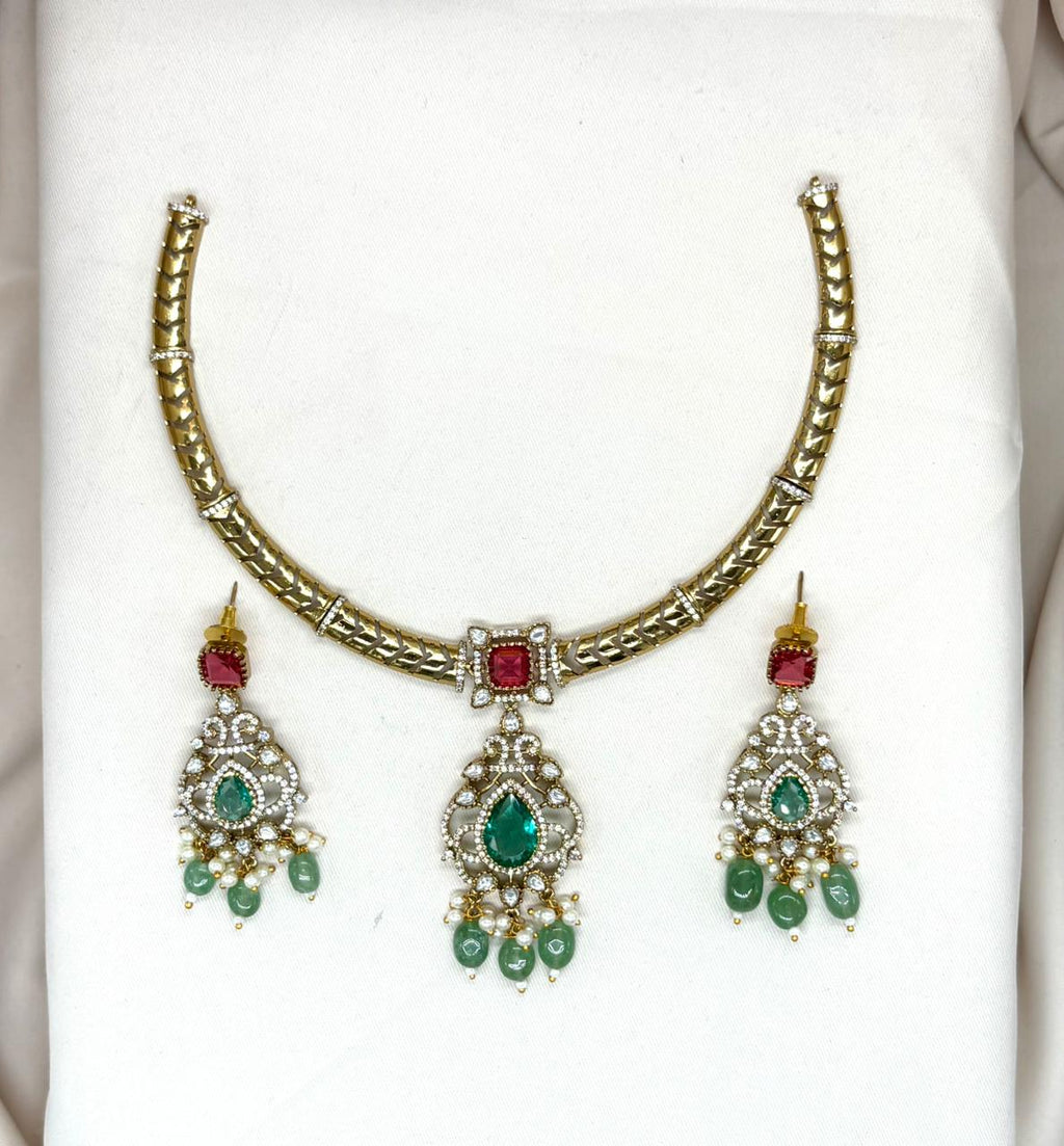 Victorian Kanti with Mint-Green Monalisa Beads Stone